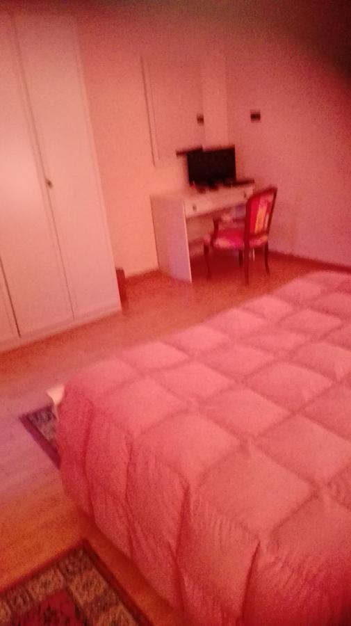 La Ghiacciaia Aparthotel Verzuolo Kamer foto